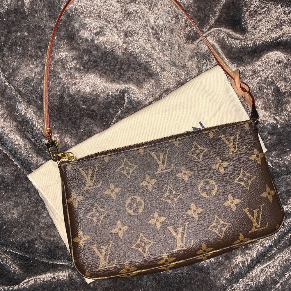 100% Authentic Louis Vuitton Pochette Accessories